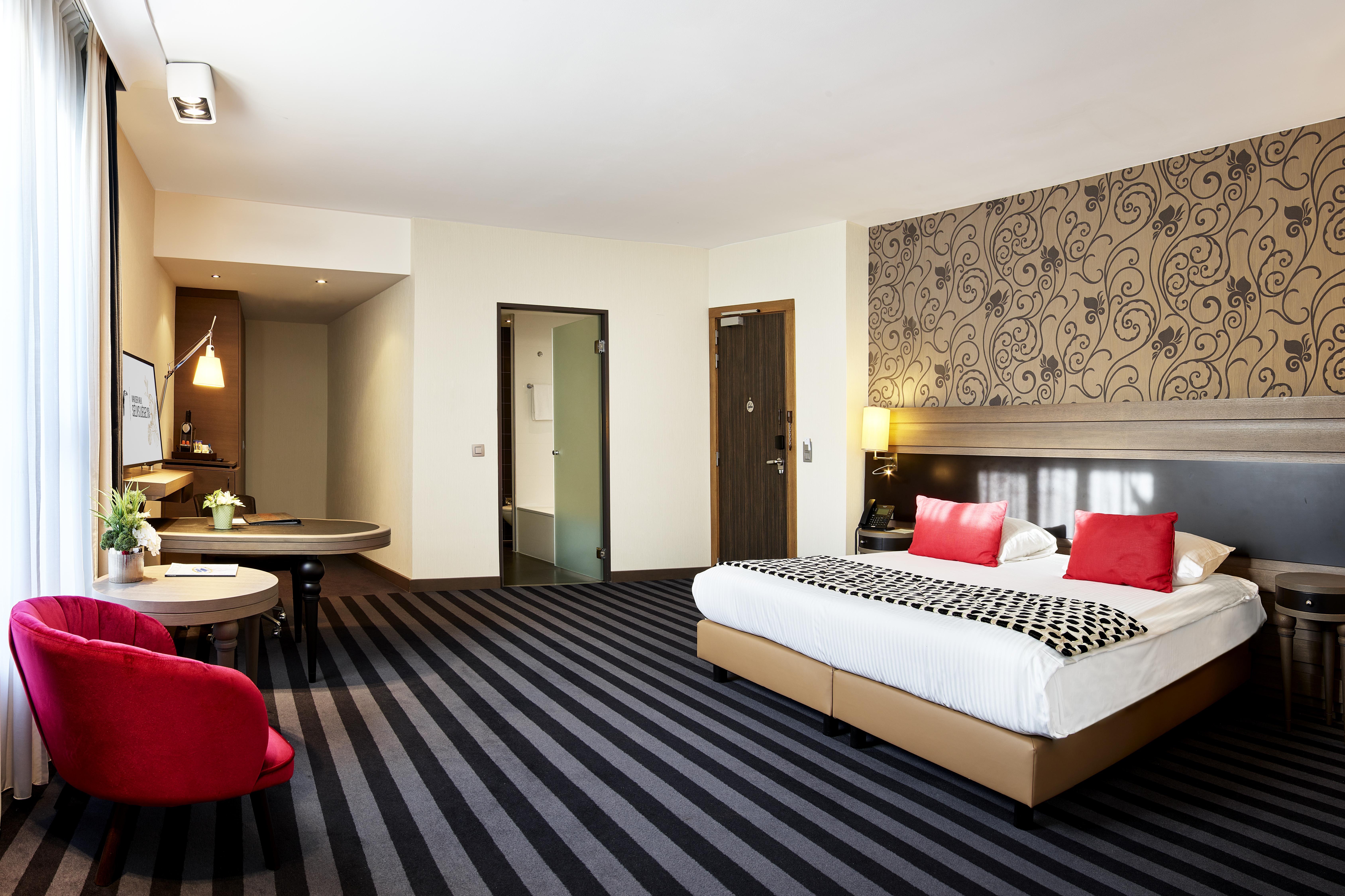 เล กงต์ เดอ เมียง Hotel เลียจ ภายนอก รูปภาพ
