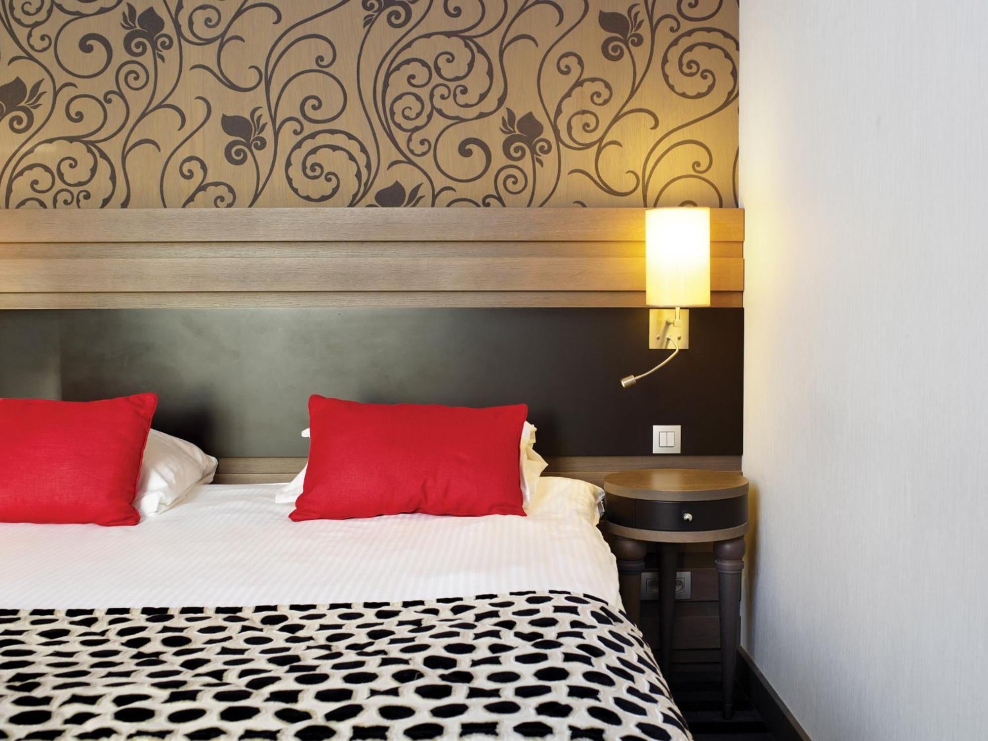 เล กงต์ เดอ เมียง Hotel เลียจ ภายนอก รูปภาพ
