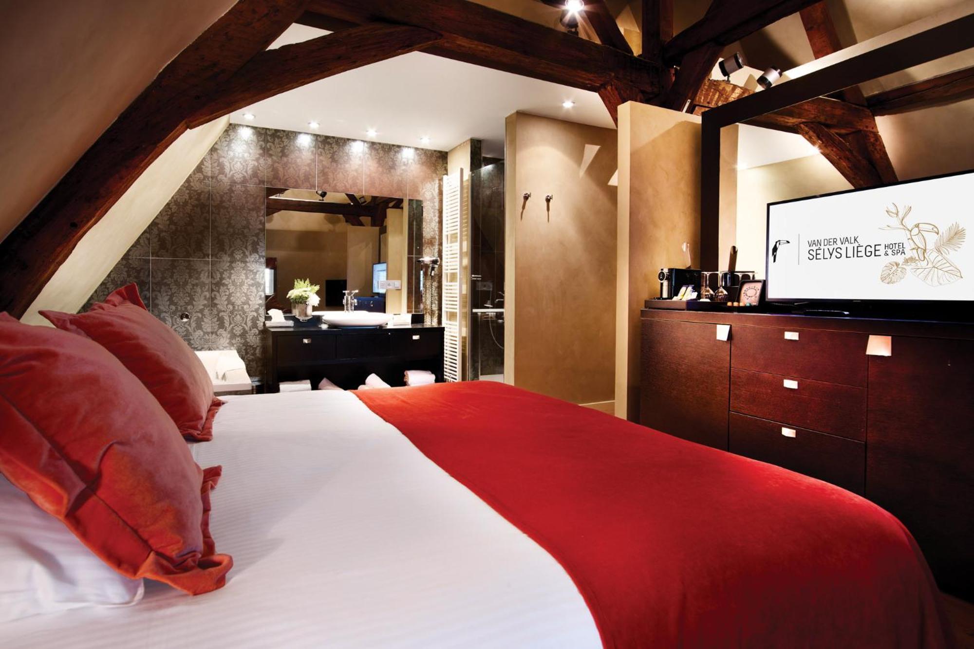 เล กงต์ เดอ เมียง Hotel เลียจ ภายนอก รูปภาพ
