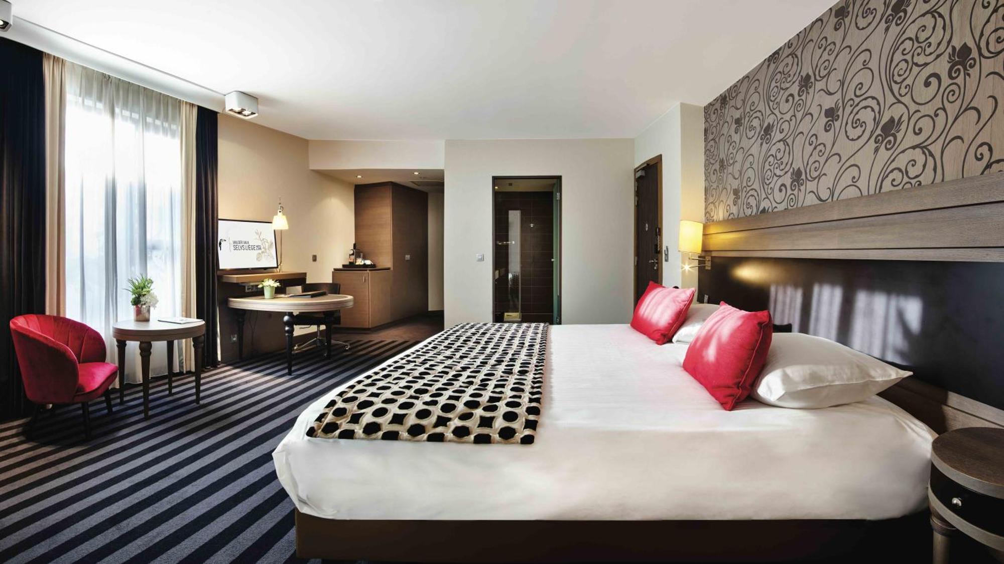 เล กงต์ เดอ เมียง Hotel เลียจ ภายนอก รูปภาพ