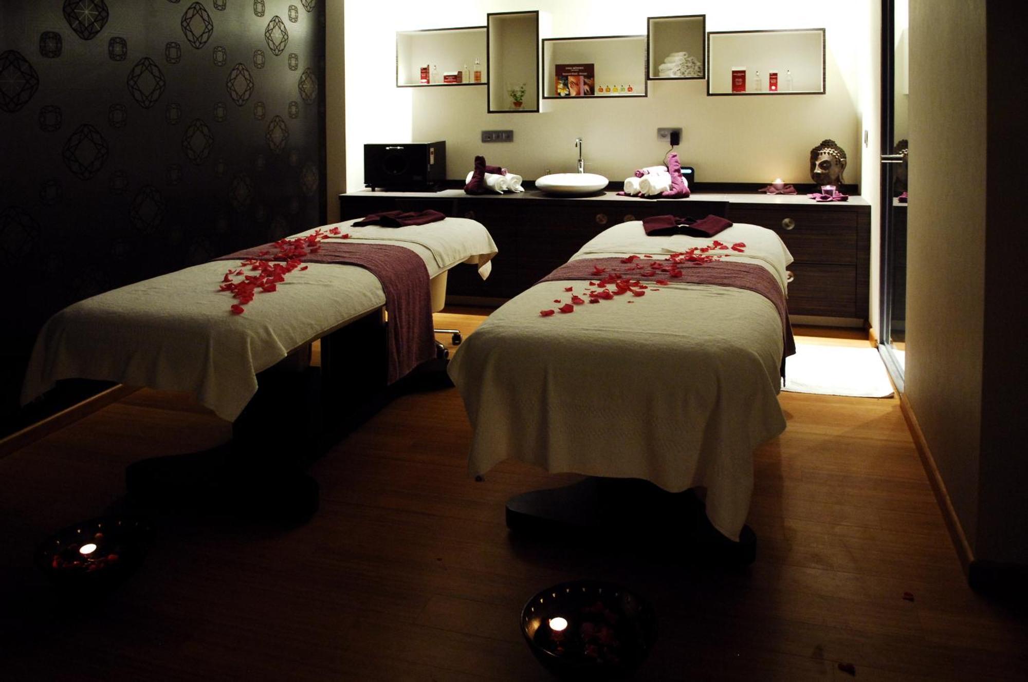 เล กงต์ เดอ เมียง Hotel เลียจ ภายนอก รูปภาพ